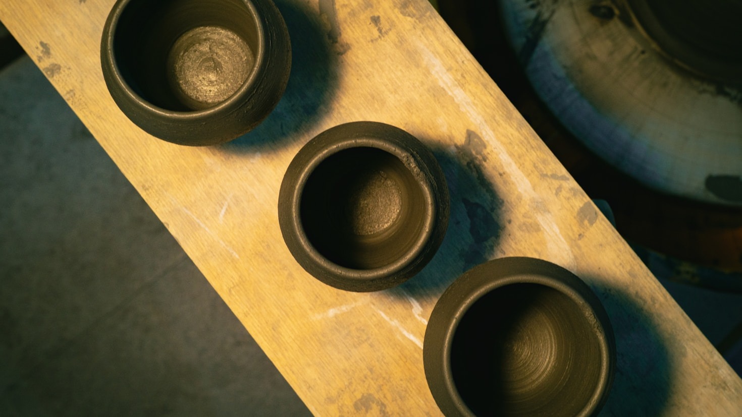 Perché Scegliere la Ceramica Artigianale per la Tua Casa